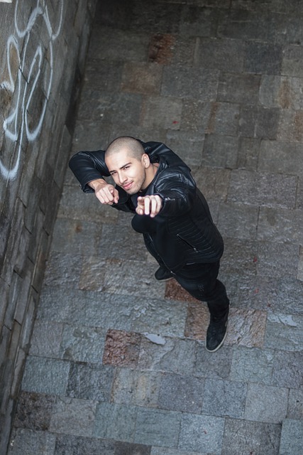 햇살 가득한 베란다를 독서 공간으로 변신시키기